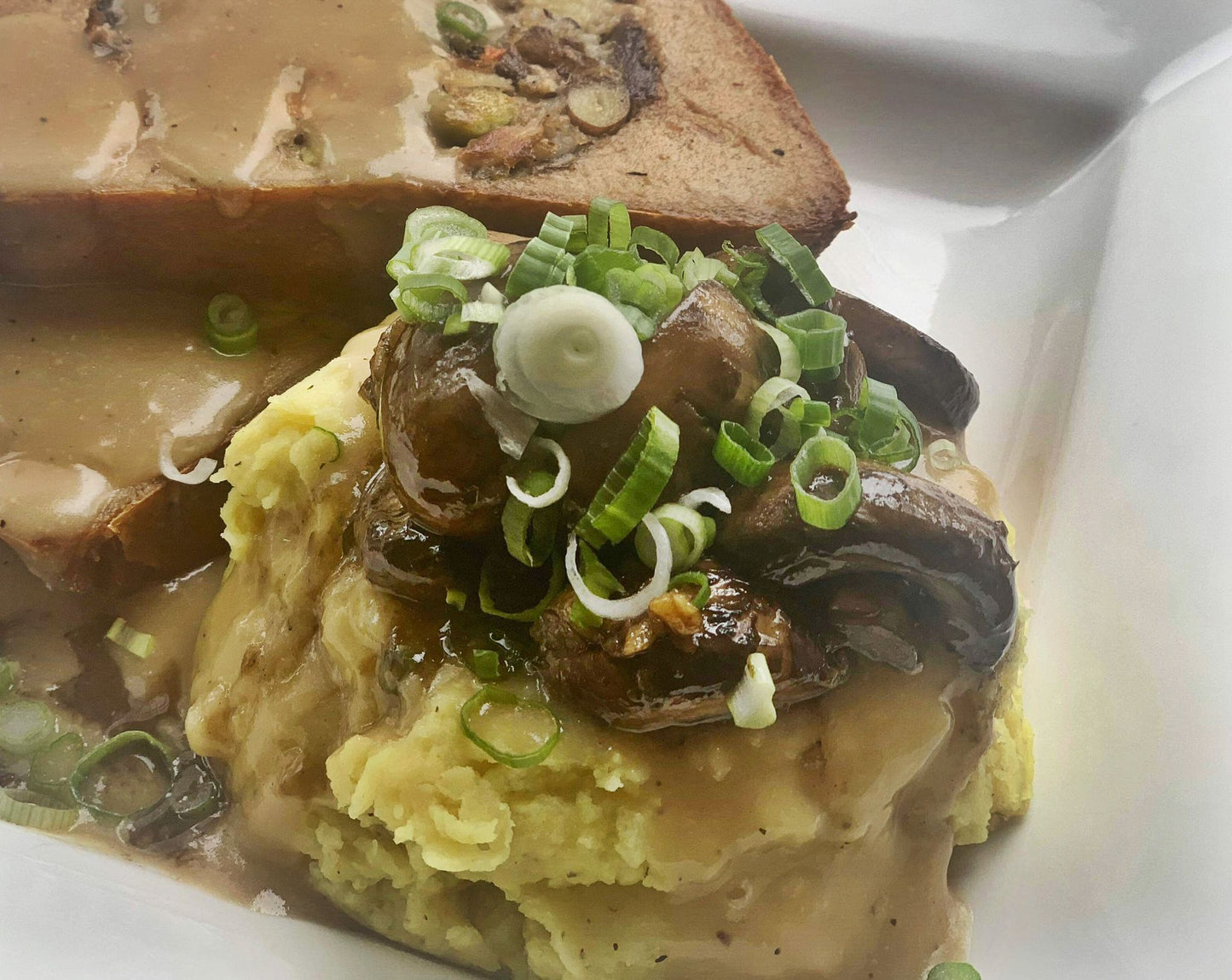 Mashed Potatoes With Mushroom Gravy (FOR FIVE)